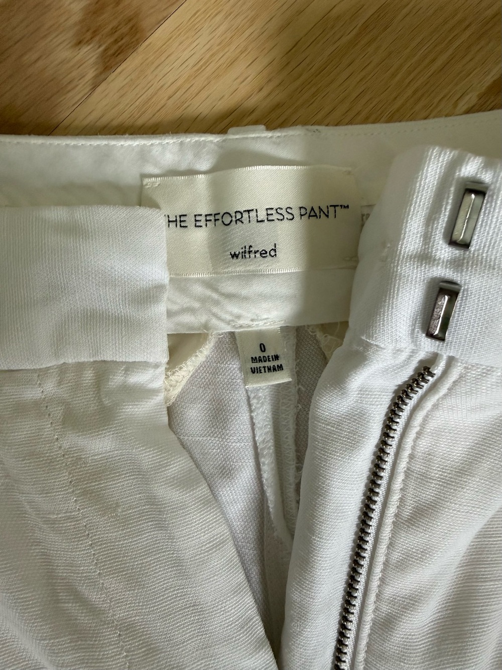 Aritzia Wilfred The Effortless Pant Cropped - White - Size 0 - Picture 5 of 5